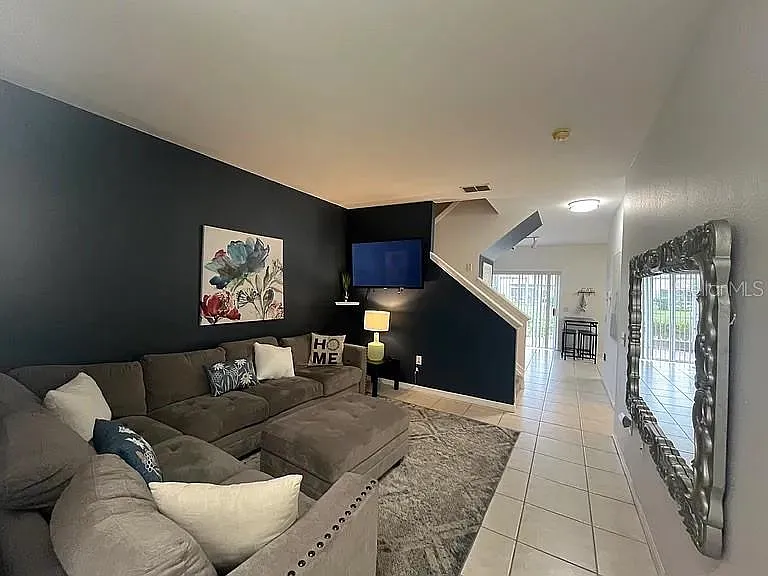 3 bed, 2.5 bath, 1282 sqft, $2,600 — Photo 4