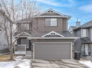 262 E Panamount Close NW, Calgary, AB T3K 5P6