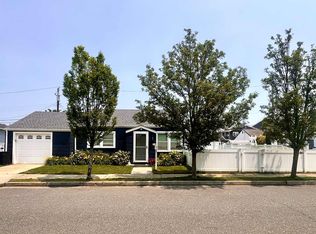 70 Dalton St, Long Beach, NY 11561