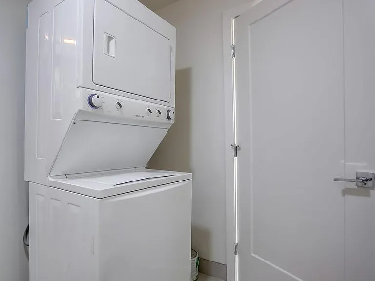 Washer dryer.