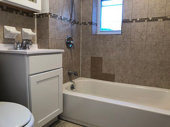 5th image of 11 Gardner Ave #34E