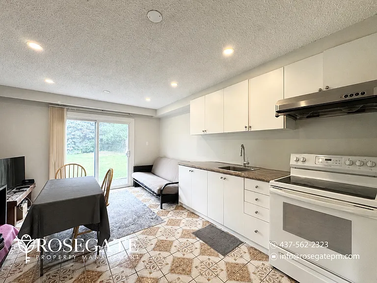 54 Roseville Dr #B — Photo 2