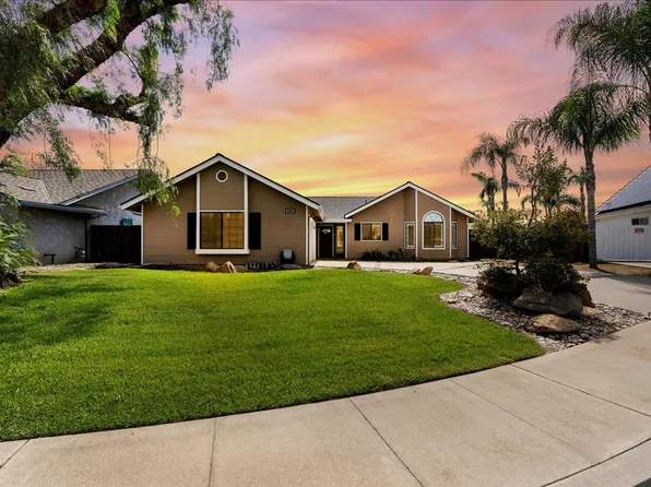 285 W Ash Ave, Hanford, CA 93230