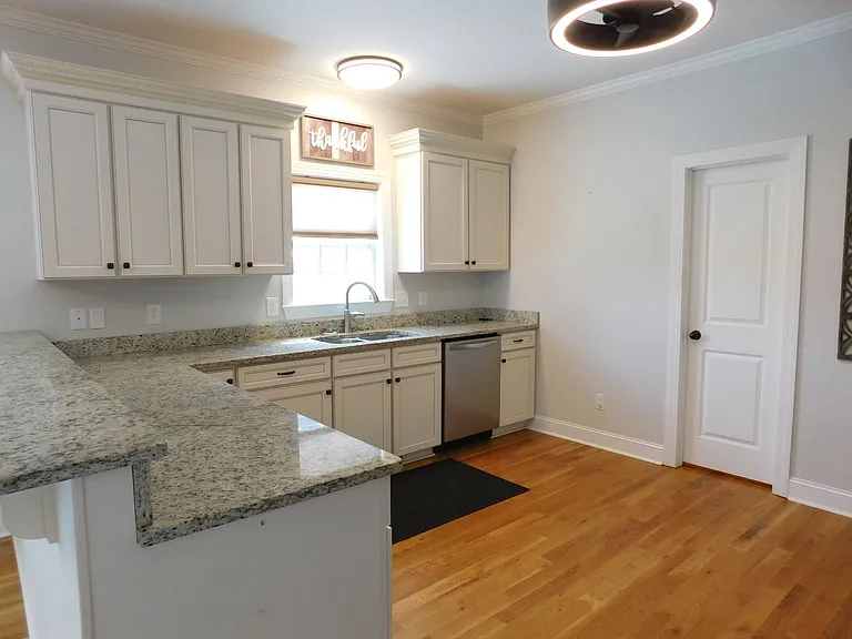 101 Staffordshire Dr — Photo 14