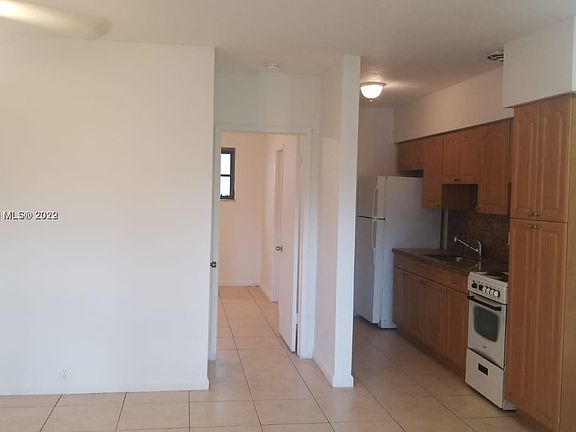 2nd image of 12605 NE 13th Ave APT 3