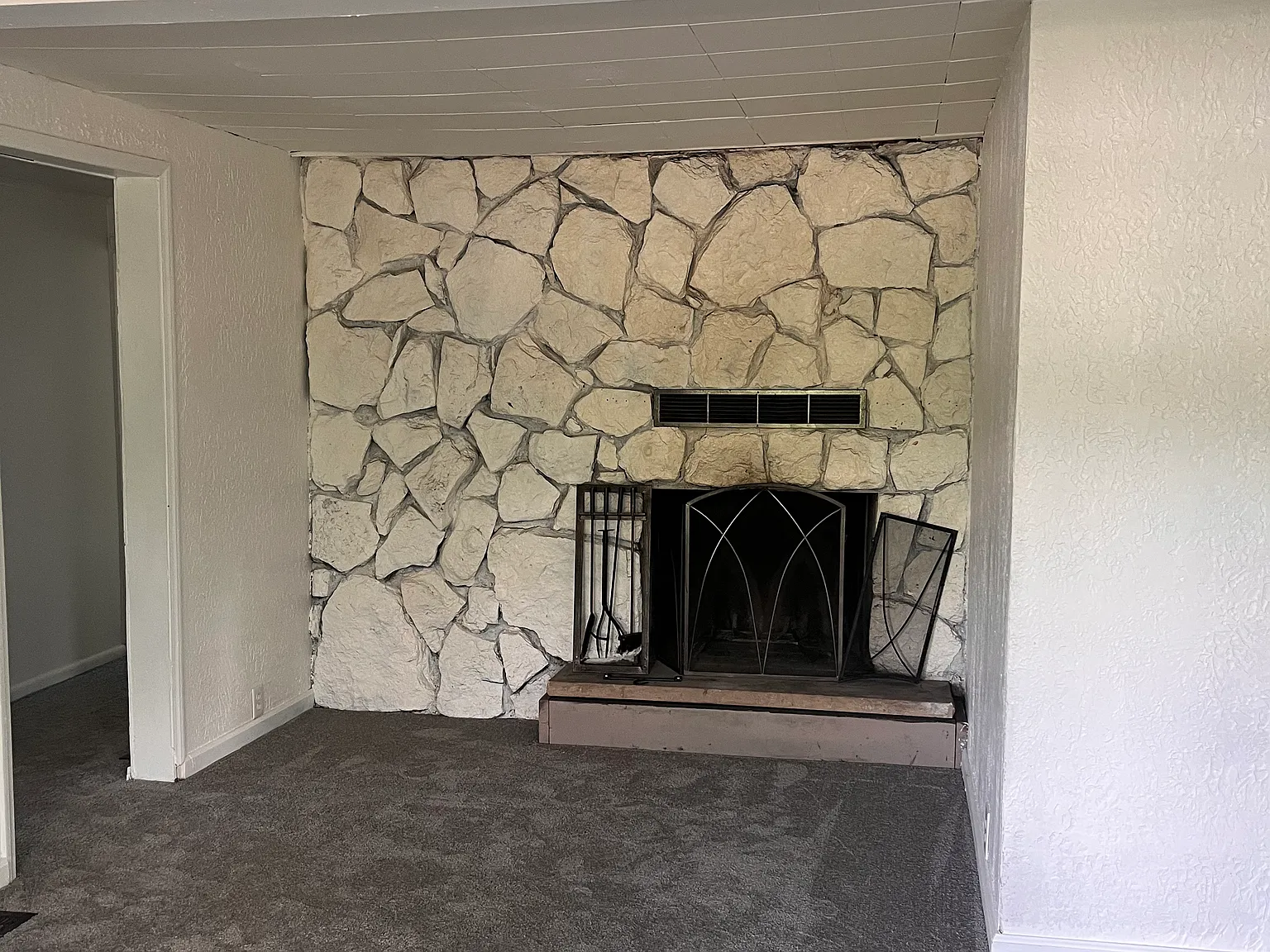4 bed, 1472 sqft, $1,925 — Photo 3