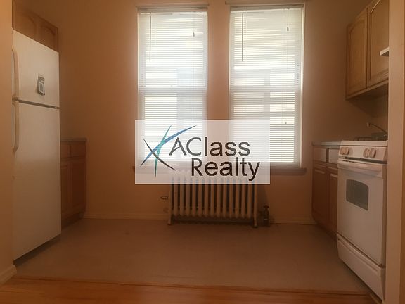 2nd image of 3054 37th St
