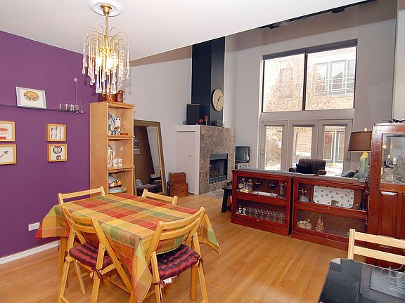 4th image of 1100 W Cornelia Ave APT 127