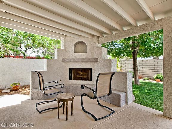 4th image of 1385 Heather Oaks Way