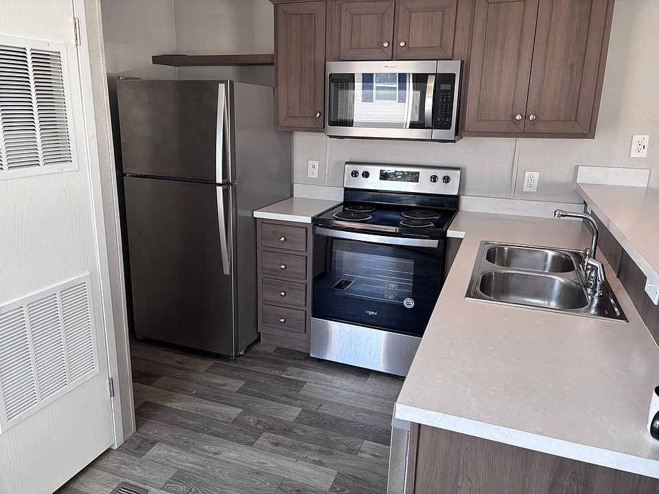 1st image of 37 Pansy Dr