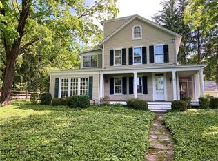 101 Barnegat Rd, Pound Ridge, NY 10576