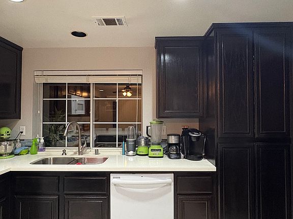5th image of 2300 Greenbriar Dr Unit C