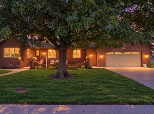 329 S Adams St, Pretty Prairie, KS 67570