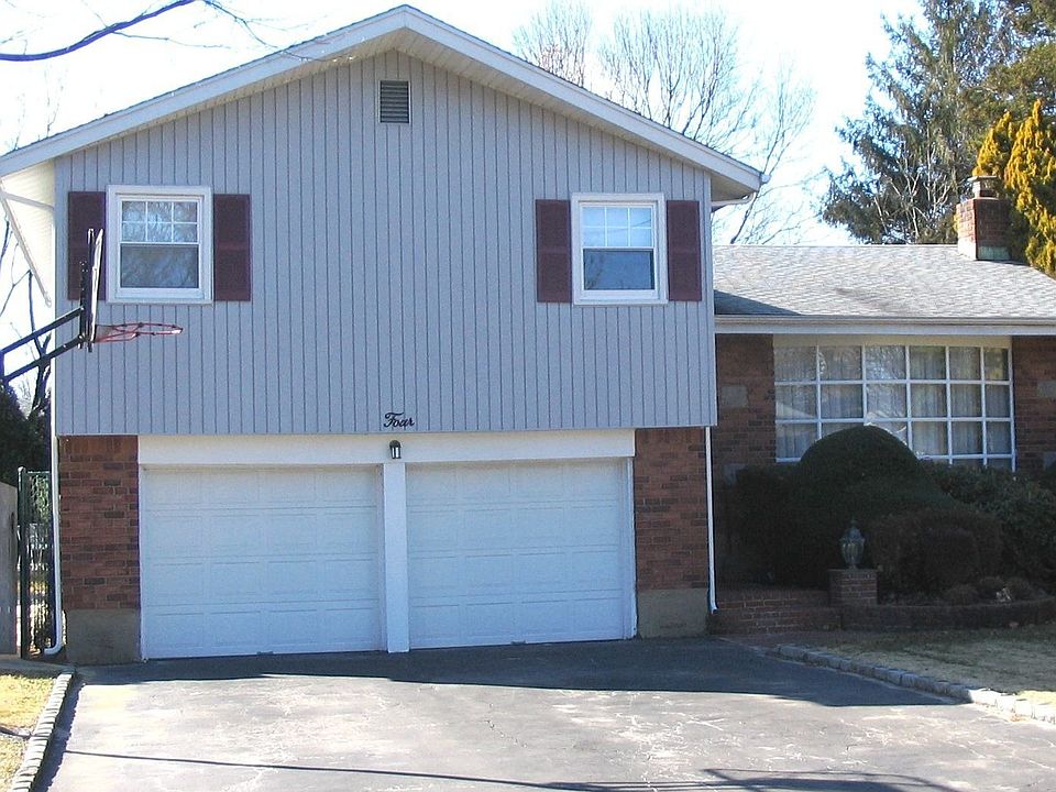 4 Lyon Court