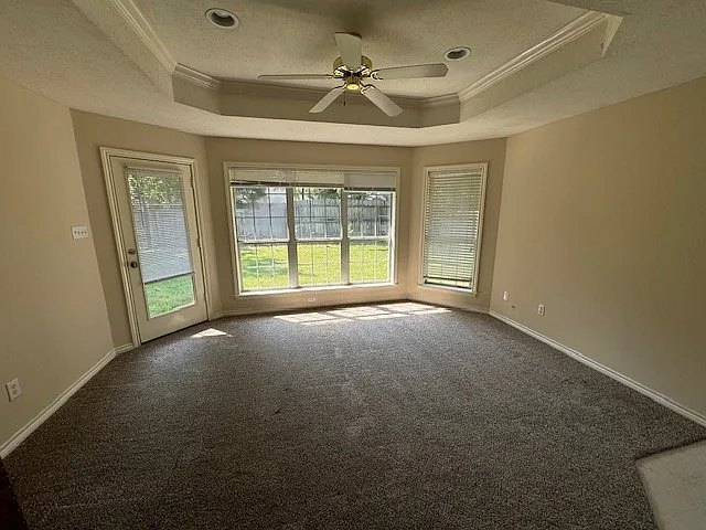 2610 Wingate Ct — Photo 3