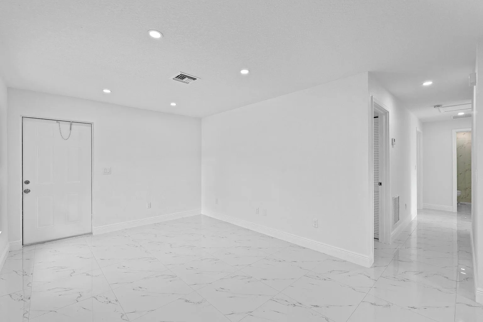 616 S Pine St — Photo 1