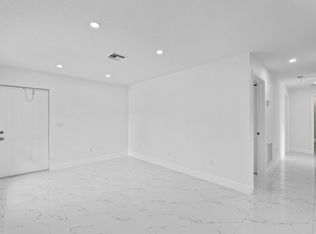 616 S Pine St, Lake Worth, FL 33460