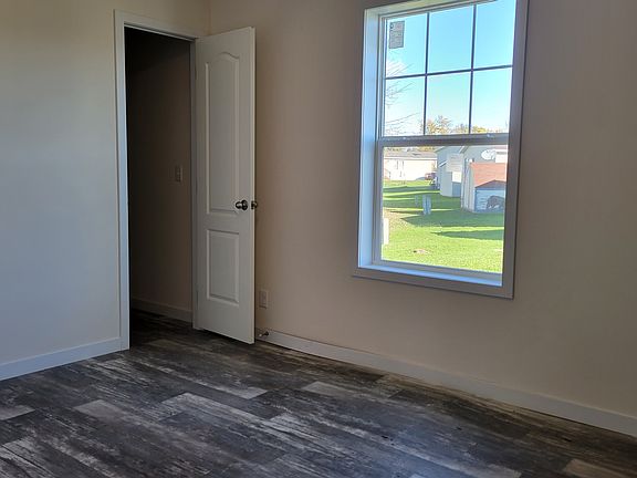 3rd image of 38000 Le Chateau Blvd #558