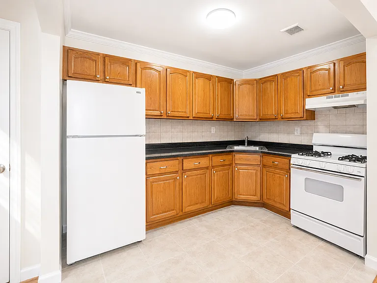75 E 28th St #2 — Photo 6