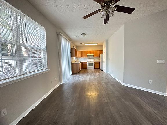 4th image of 205 Swanee Ln