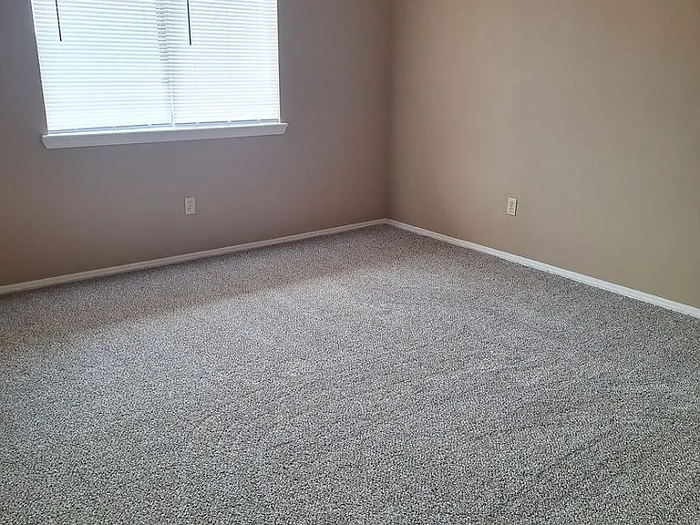 6701 Dallas St — Photo 2