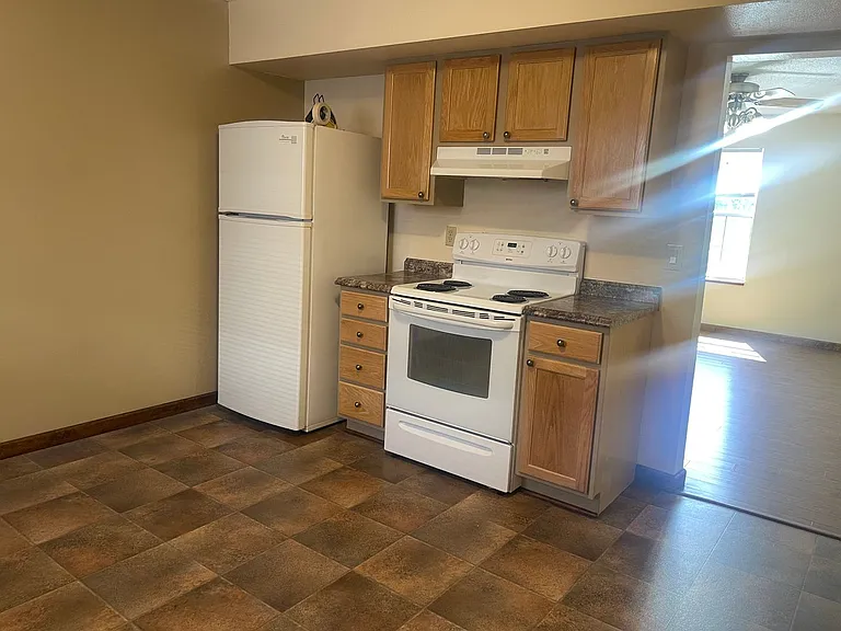 1300 W Hall St #1-24 — Photo 7