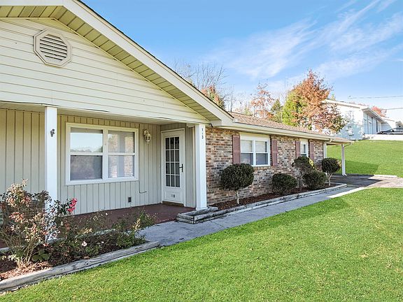 2nd image of 113 Redstone Dr #B