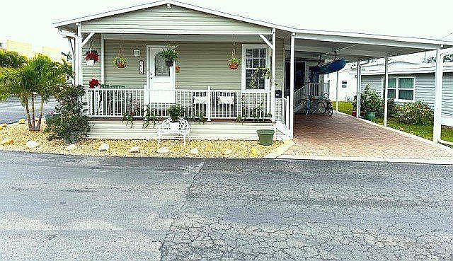 1st image of 102 Southwinds Dr