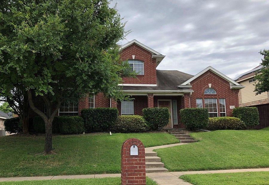 1st image of 1208 Kensington Dr