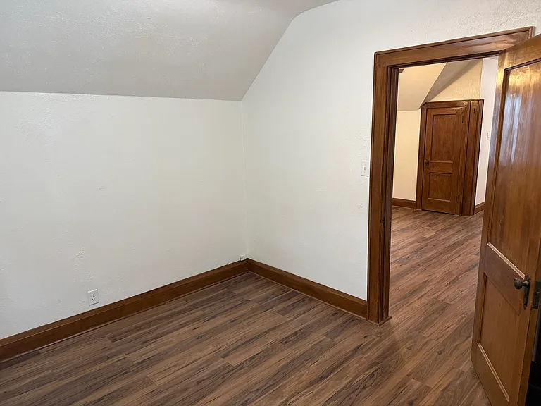 1005 E Holt Ave — Photo 10