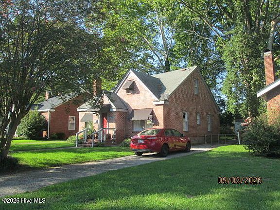 4th image of 104 E 13th Street