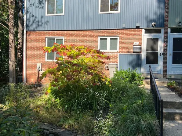 5 Laurel Hill Rd, Greenbelt, MD 20770