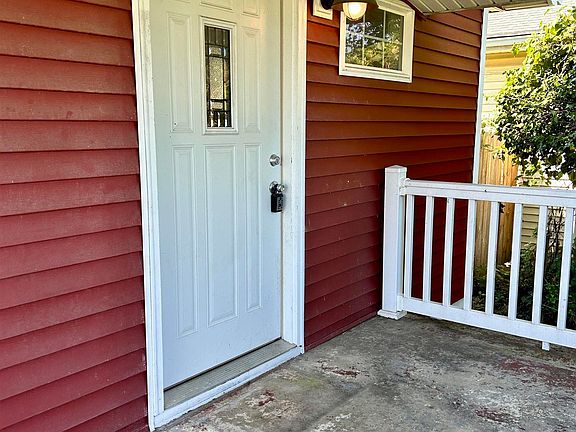 2nd image of 913 W Gourley Pike