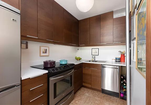 3rd image of 111 8th Ave APT 5