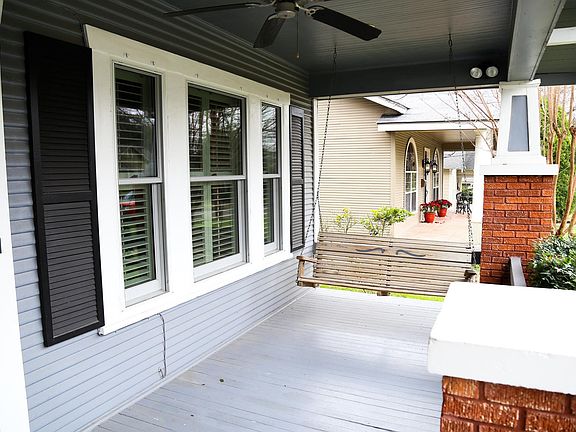 3rd image of 122 Normandy Ave
