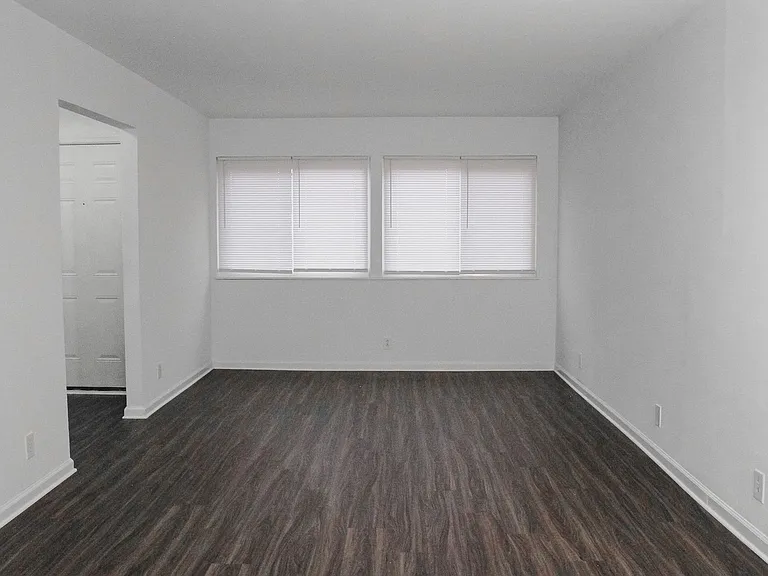 Gardenwood Apartments — Photo 76