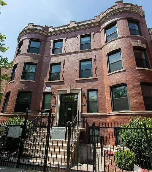 2834 N Albany Ave #2834G — Photo 2