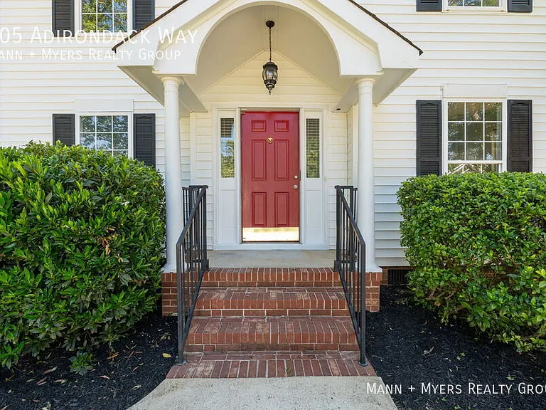 305 Adirondack Way — Photo 5