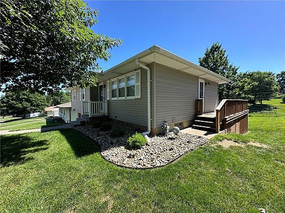 2nd image of 3235 Melody Ln