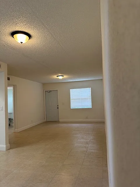 2 bed, 1.0 bath, 1100 sqft, $1,795 — Photo 3