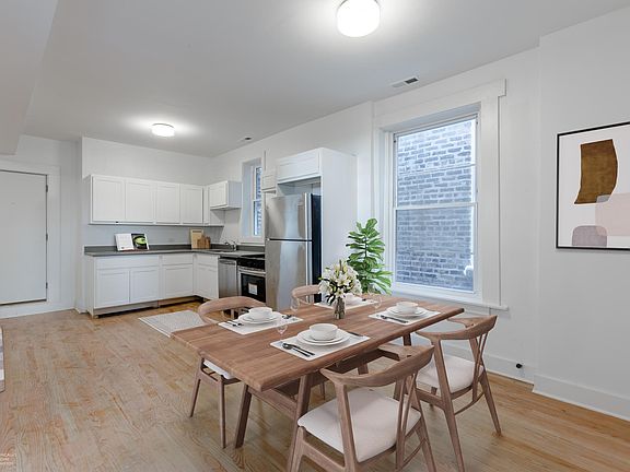 5th image of 1515 N Rockwell St #3
