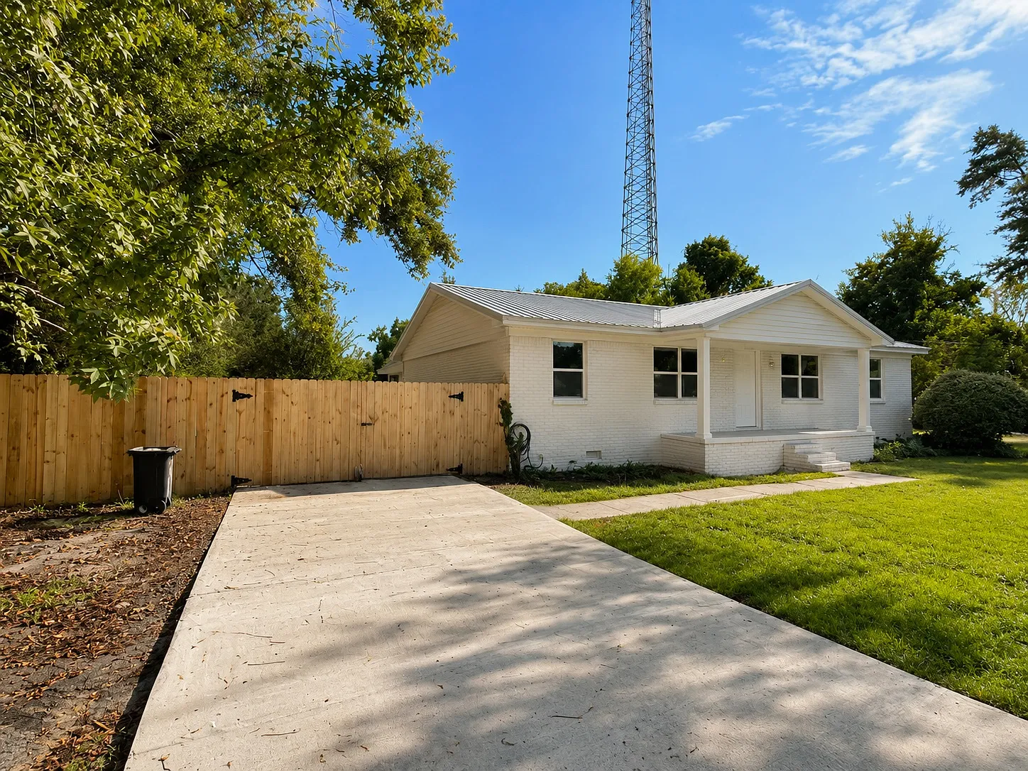 4 bed, 1400 sqft, $2,400 — Photo 4