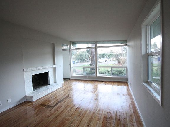 3rd image of 12039 SE 42nd St #1