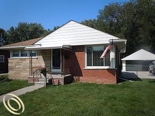 1st image of 20455 Roscommon St