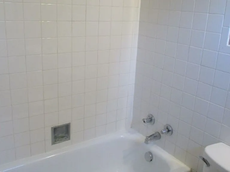 516 SE 6th St #2 — Photo 5