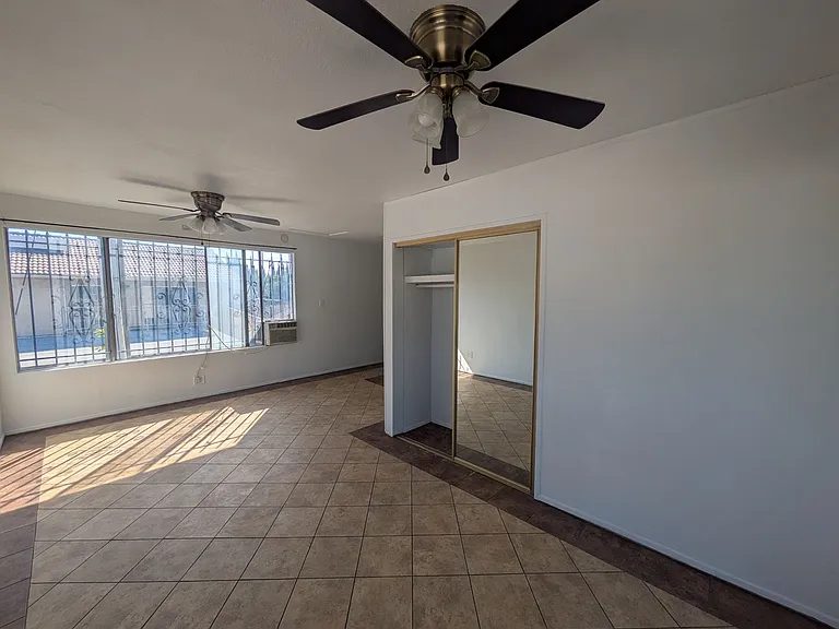 661 S Lilac Ave — Photo 6