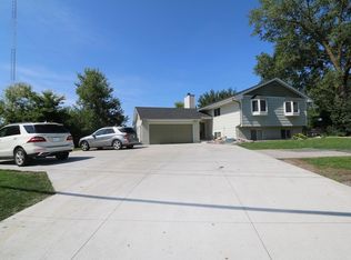 1935 Cleveland Ave N, Roseville, MN 55113