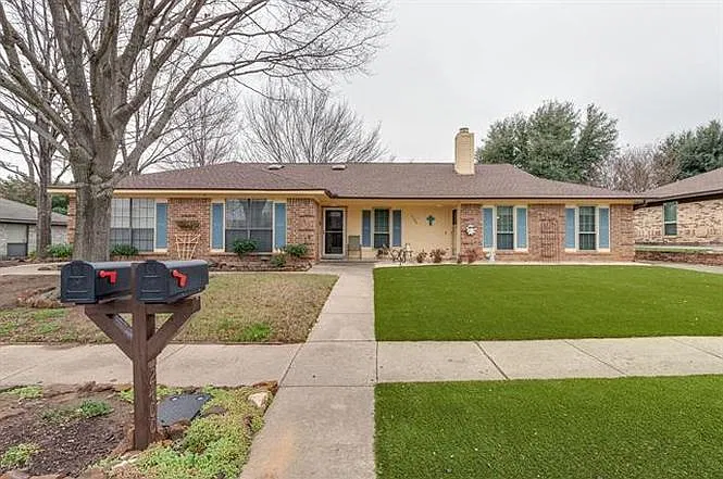 3 bed, 1235 sqft, $1,925 — Photo 2