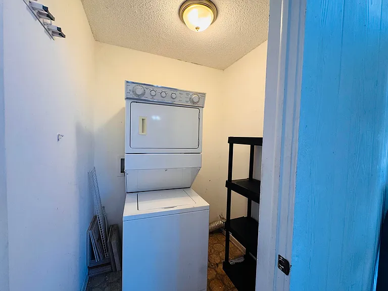 809 NE 199th St #105-7 — Photo 6