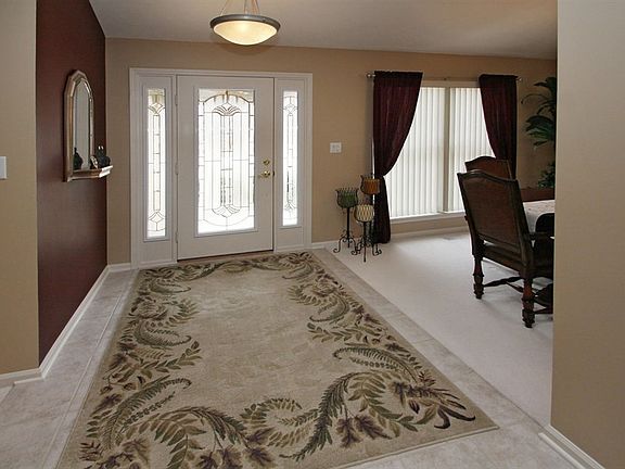 2nd image of 18565 Wychwood Pl